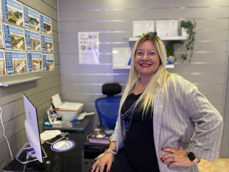 María Iacovazzo - Azul Inmobiliaria